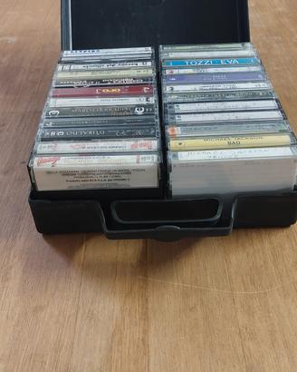 porta musicassette  24 posti