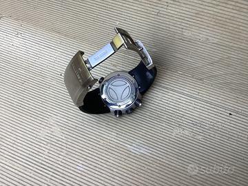 Orologio oroginale Momodesigh