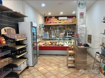 Attività dí Salumeria Panineria e Mini market