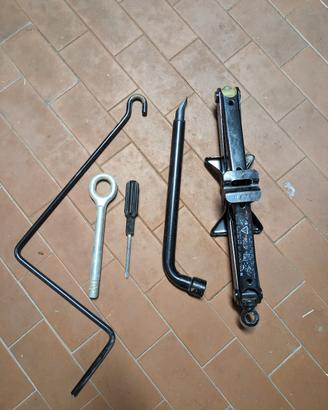 cric a pantografo per auto + chiave da 19  