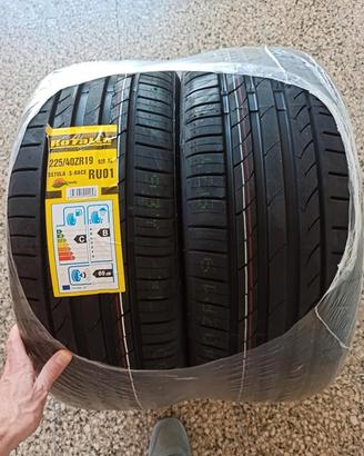 Coppia gomme Rotalla S Race RU01 225 40 19 93Y XL