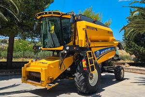Mietitrebbia New Holland TC5.90 HillSide