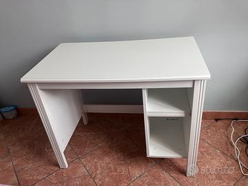 Scrivania bianca