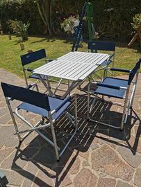 tavolino e poltroncine da campeggio