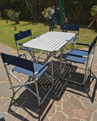 tavolino e poltroncine da campeggio