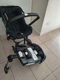 Simile Doona Car 4 in 1 Stroller + base per macchi