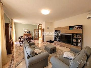 Porzione di casa in centro a Montale