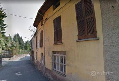 Immobile in asta di 314 m² con 3 locali e box auto