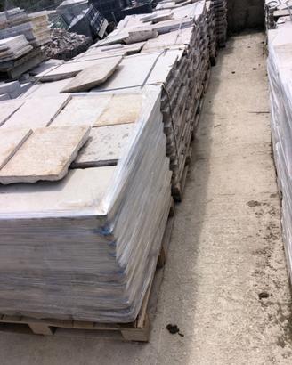 Basole antiche in pietra per interni ed esterno