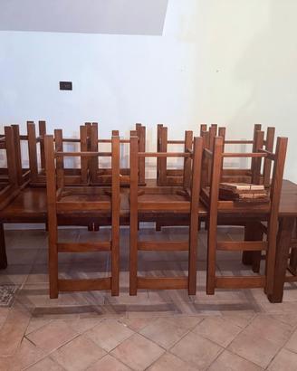 Tavolo in legno massello con sedie