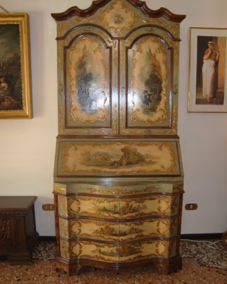 TRUMEAU DECORATO IN PASTIGLIA IN RILIEVO DORATA