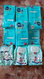 Salviette detergenti ancora sigillate