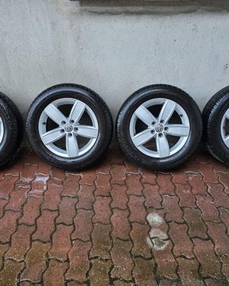 Cerchi VW con gomme termiche polo.