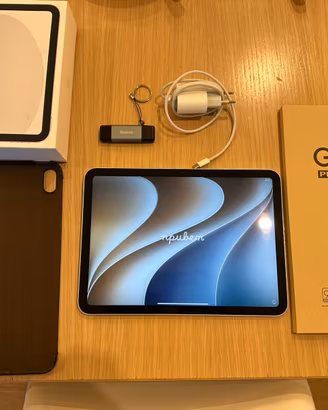 iPad 10 (64GB) + Accessori e Cover