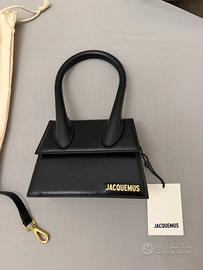 Jacquemus borsa nera con manico rigido