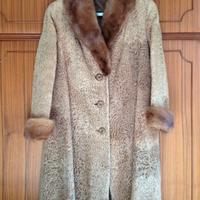 Pelliccia di agnellino persiano beige