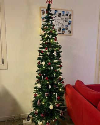 Albero di Natale slim con luci e decorazioni