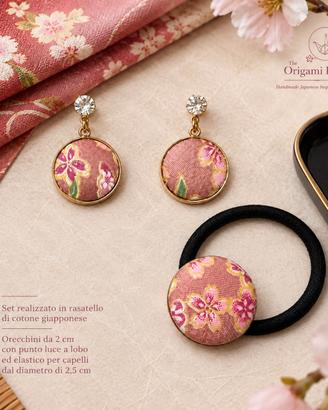 set orecchini ed elastico per capelli 