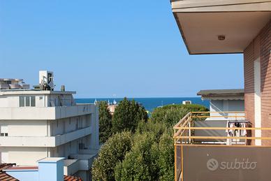 Concediti il relax in spiaggia a Marebello (RN)