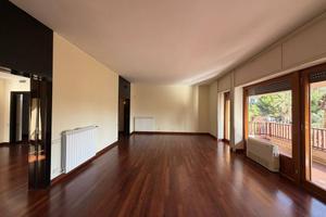 Scaduto-Sperlinga: 280 mq con cantina e box auto