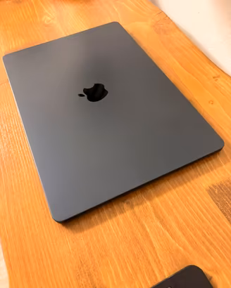 MacBook Air 15” Apple M3 – 16GB RAM / 256GB SSD