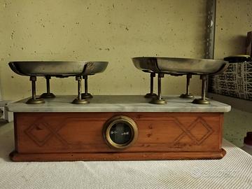 Bilancia Vintage a due piatti