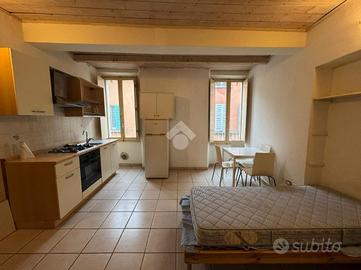 MONOLOCALE A REGGIO NELL'EMILIA