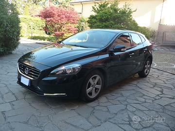 VOLVO V40 D2 Business