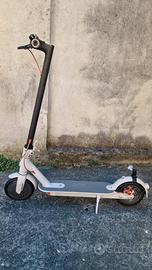 Monopattino Elettrico Xiaomi Mi Electric Scooter 3