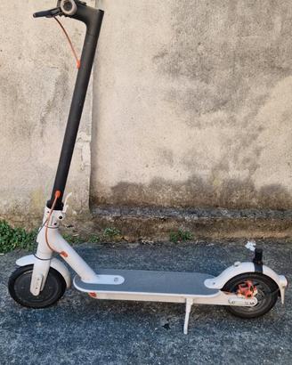 Monopattino Elettrico Xiaomi Mi Electric Scooter 3