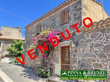 NARBOLIA - CASA TIPICA in Pietra