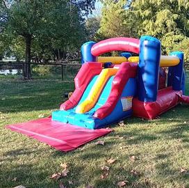 gioco gonfiabile usato da giardino