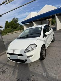Fiat punto del 2015, autocarro