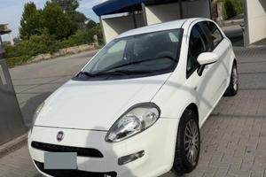 Fiat punto del 2015, autocarro