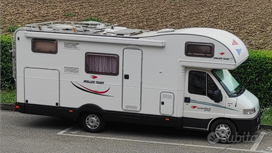 Camper Roler Team garage