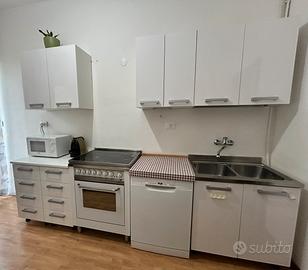 Cucina bianca componibile