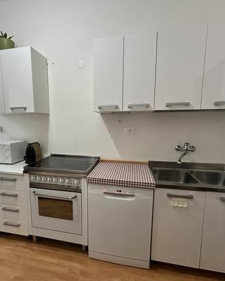 Cucina bianca componibile