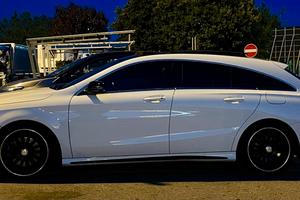 Cla 220 Shooting Brake Premium Dark - pack AMG