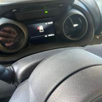 Toyota yaris modello trend hibryd