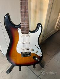 Chiatarra elettrica Squier Strat Fender