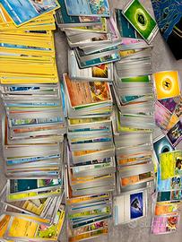 Lotto da oltre 1250 Carte Pokemon + omaggi