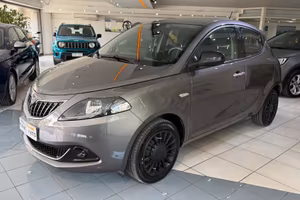 Lancia Ypsilon 1.0 FireFly 5 porte S&S Hybrid Silv