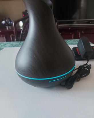 umidificatore a freddo  con luci LED colorate.