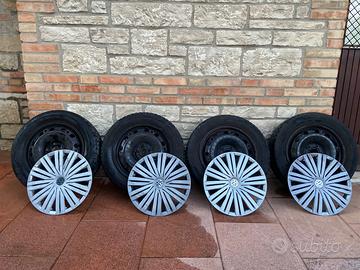Pneumatici 185/60 R15 88V 4 stagioni con cerchioni
