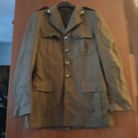 completo vestiti esercito