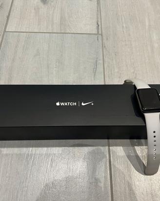Apple Watch 2 versione “Nike+” 42 mm