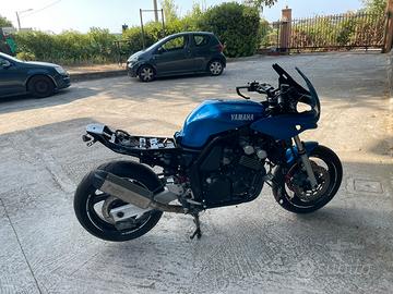 Fazer 600 café