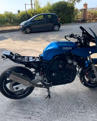 Fazer 600 café