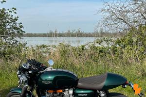 Triumph thruxton 1200