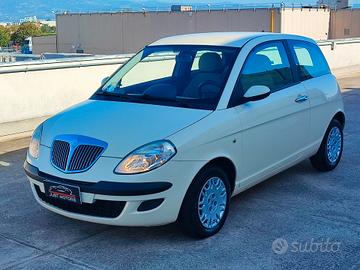 Lancia Ypsilon 1.2 16V Oro